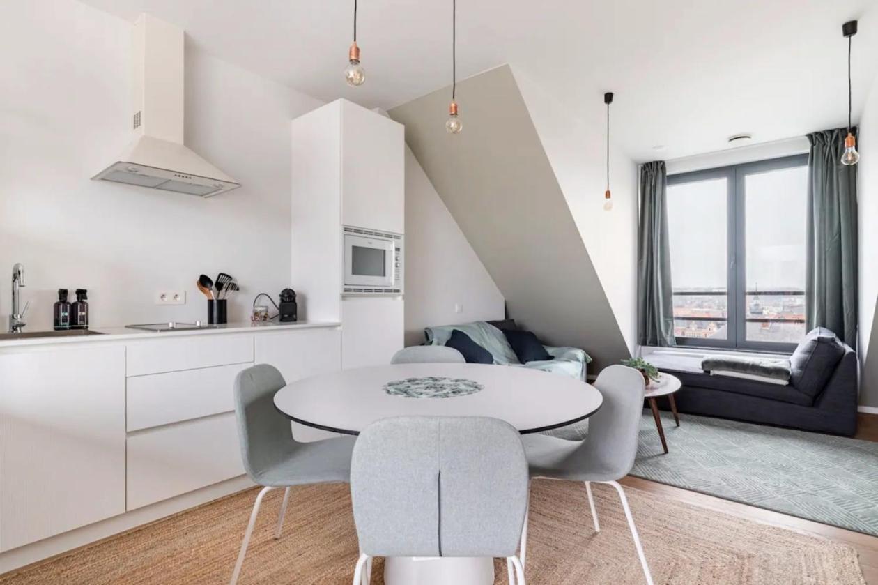 New Apartment With Big Terrace And Great Views! Lovaň Exteriér fotografie