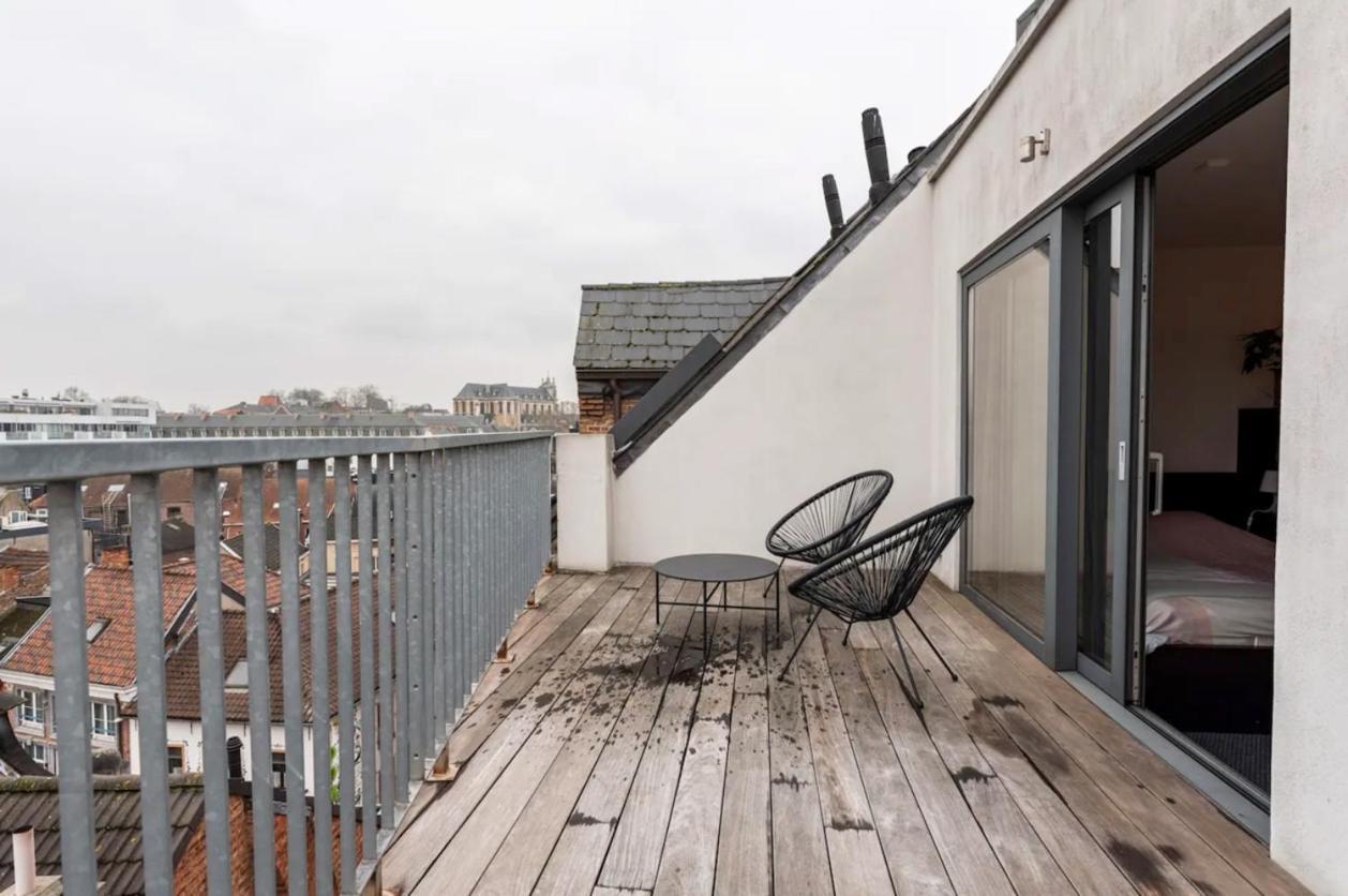 New Apartment With Big Terrace And Great Views! Lovaň Exteriér fotografie